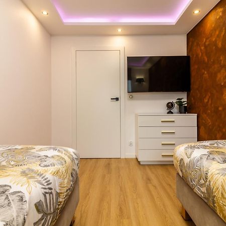 Housecube, Bar , Prywatne Kino, Bilard , Luxus Villa Wroclaw Bagian luar foto