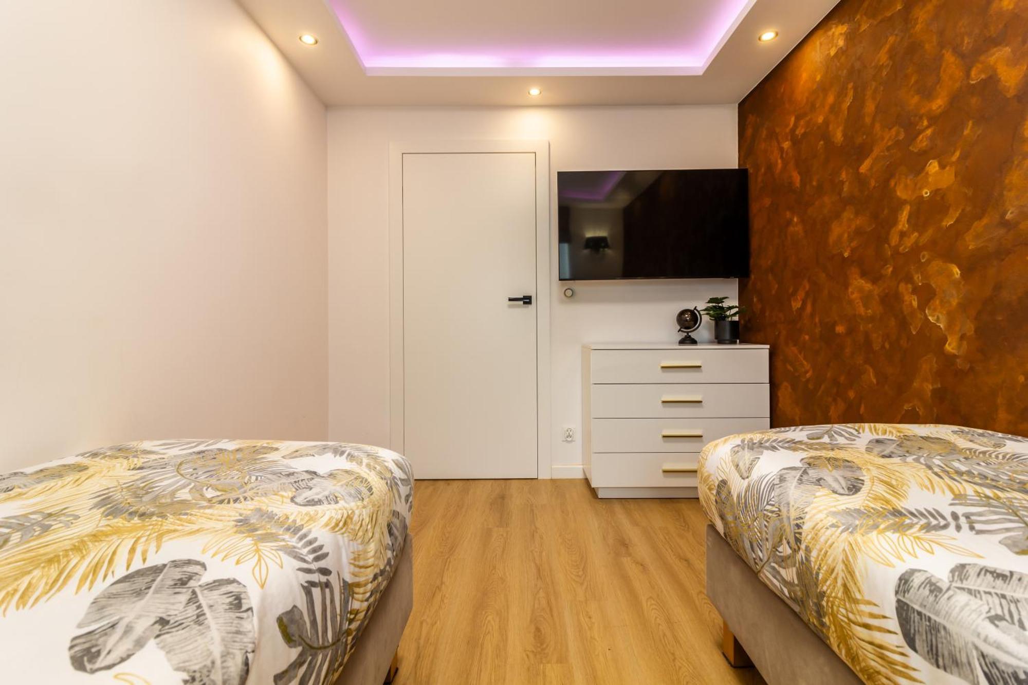 Housecube, Bar , Prywatne Kino, Bilard , Luxus Villa Wroclaw Bagian luar foto